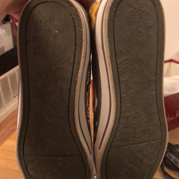 Gray Ed Hardy.  Men’s size 13.  Excellent condition. - Picture 4 of 4